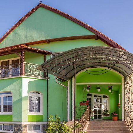 ゲオルゲニ Szasz&Szasz Panzio Bed & Breakfast エクステリア 写真
