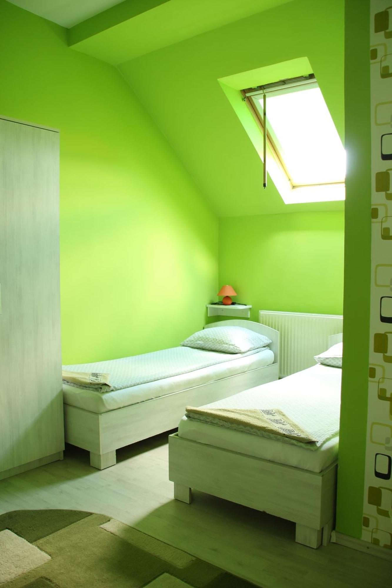 ゲオルゲニ Szasz&Szasz Panzio Bed & Breakfast エクステリア 写真